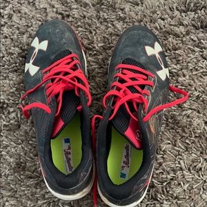 Under armor baseball cleats with metal spi…